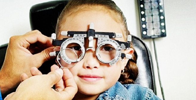 Kịp thời phát hiện các chứng bệnh cận thị ở trẻ em sớm để làm giảm nguy cơ mắc các bệnh  về mắt của trẻ
